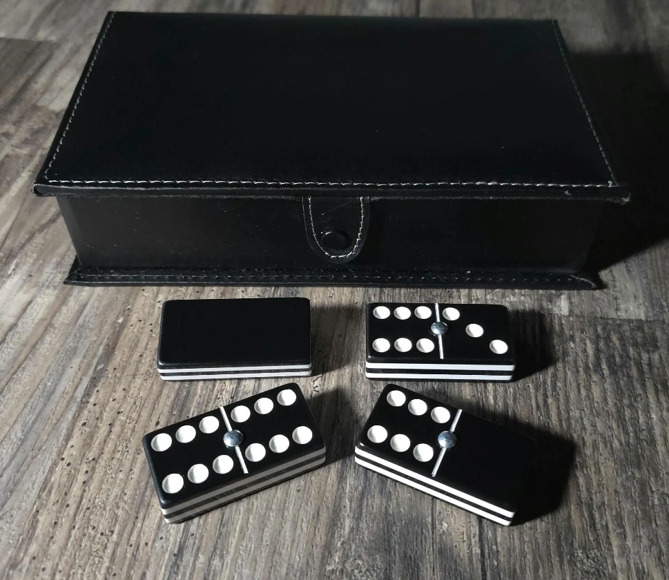 Deluxe Onix Black Dominoes , Jumbo Size