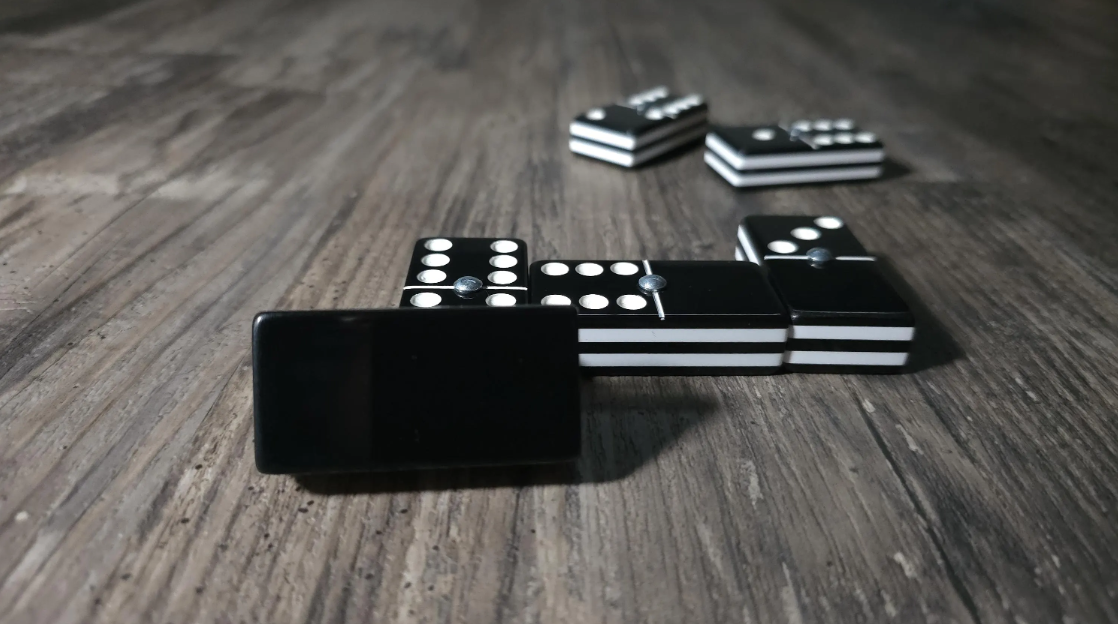 Deluxe Onix Black Dominoes , Jumbo Size