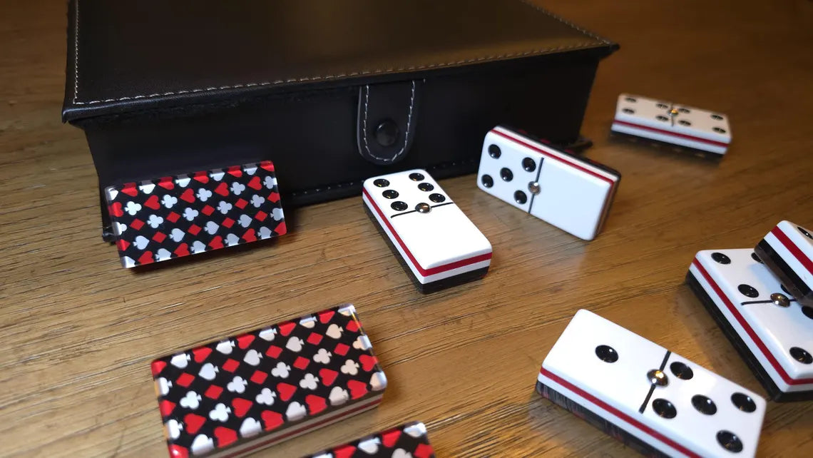 Deluxe Poker Red Domino Jumbo Size